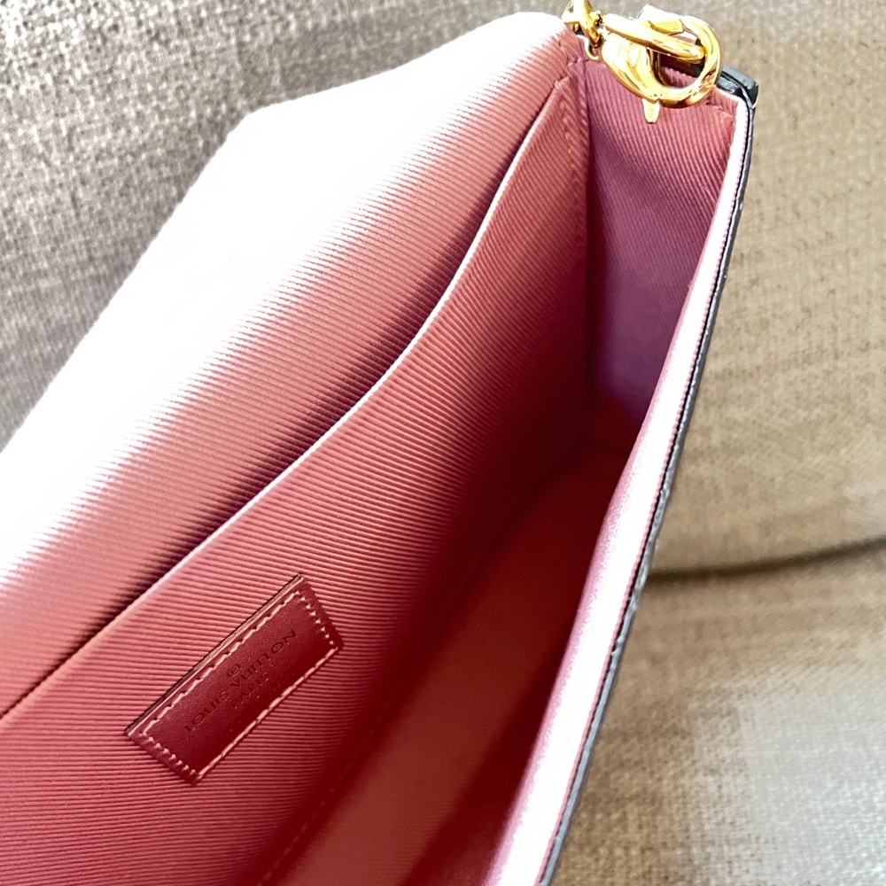 LOUIS VUITTON Vernis Pochette Felicie Chain Wallet Metallic Pale Pink - Picture 7 of 7